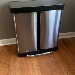 Kitchen Trash Can 16 Gallon