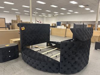 Queen Fireplace And tv Bed 