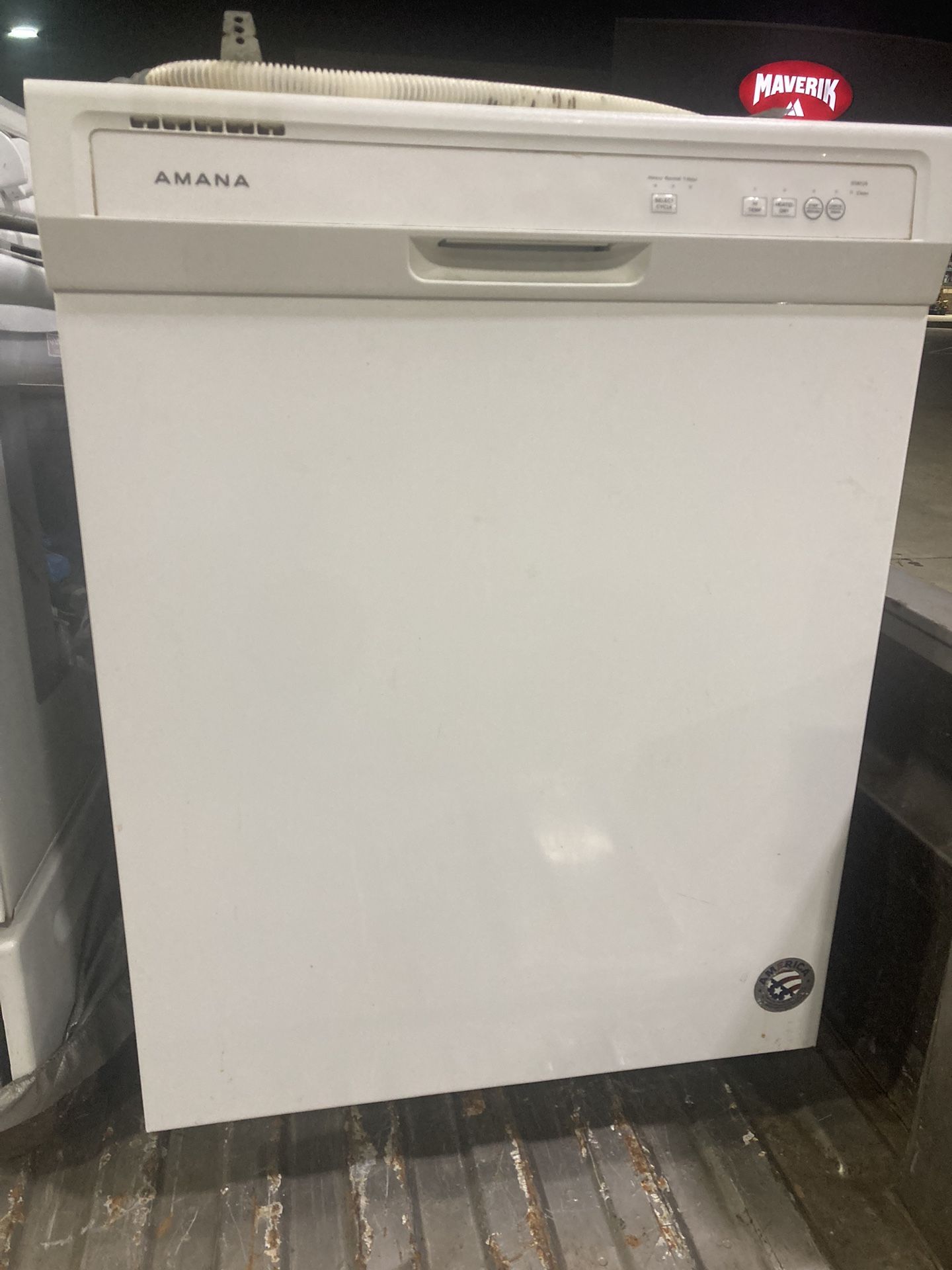 Amana Dishwasher Works Good