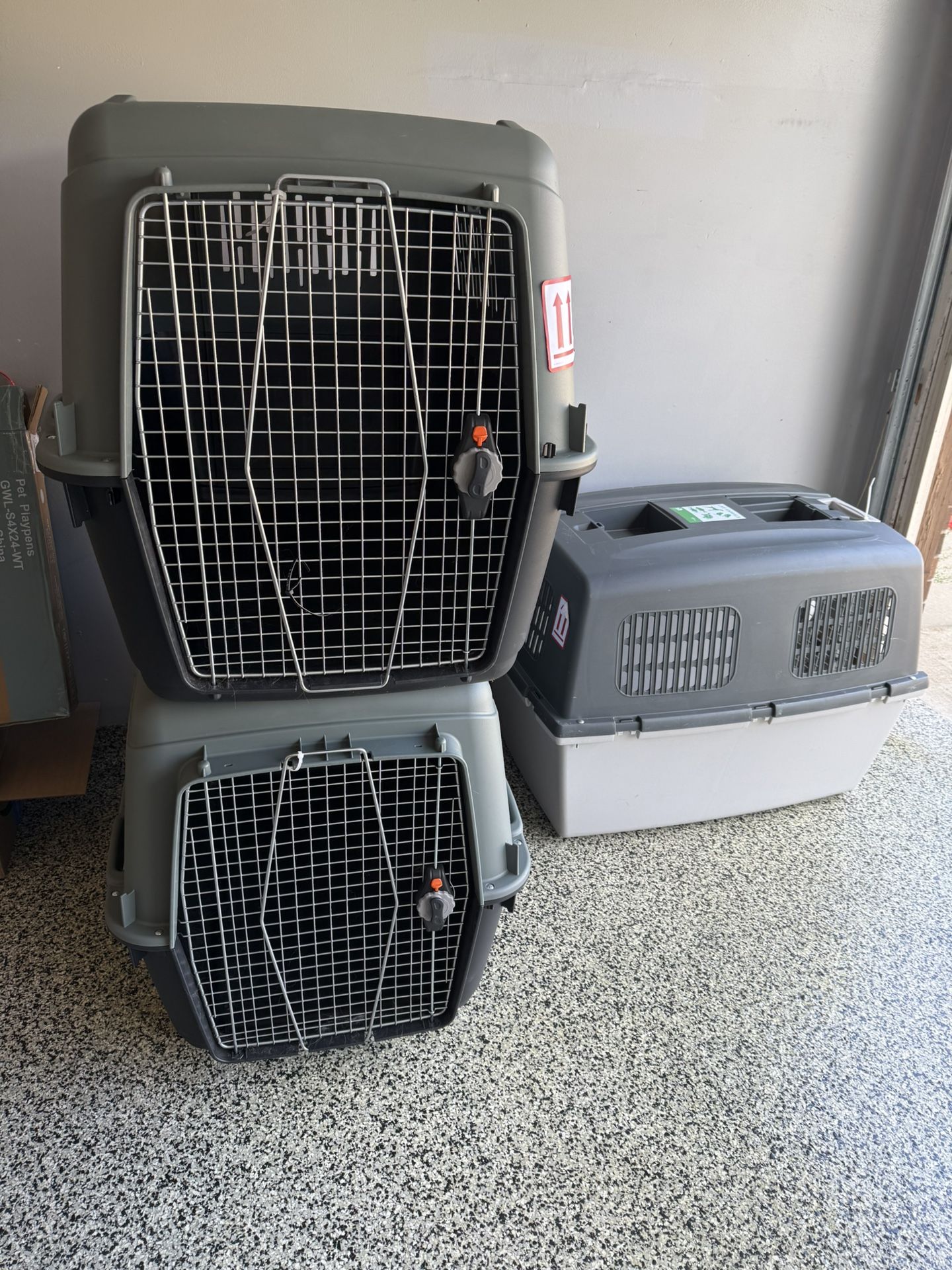 Dog XL- Kennel, 40" L X 30 W X 30" H