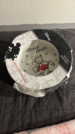 Disney Holiday Sketchbook Mickey Mouse Dinner Bowls