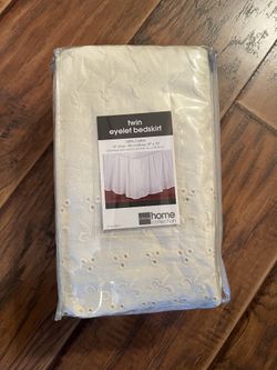 NEW! Bedskirt for Twin Bed