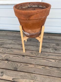 12 inch Terra Cotta Pot with stand