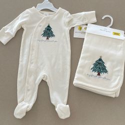 Infant Size 3 Month Boys/Girls Christmas Sleeper and Matching Blanket