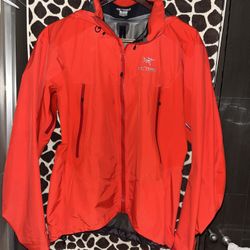 Arc’teryx Gore-Tex / Waterproof Jacket / Orange/ XL