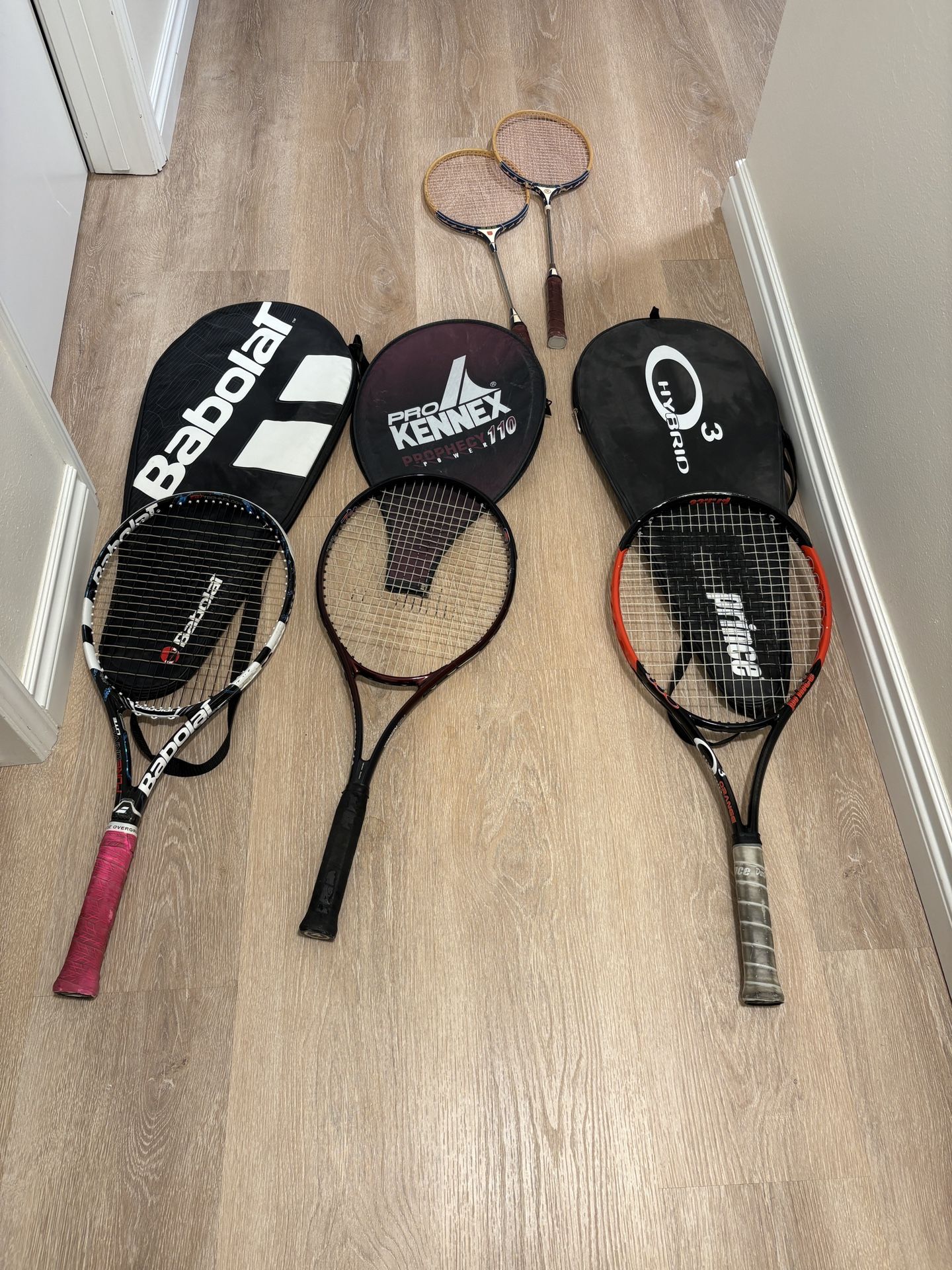 Tennis Rackets And Badminton Rackets