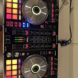 Pioneer DDJ-SR2 DJ Controller