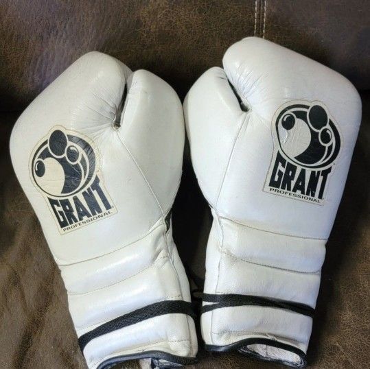 Grant Boxing Gloves 16.oz Authentic.