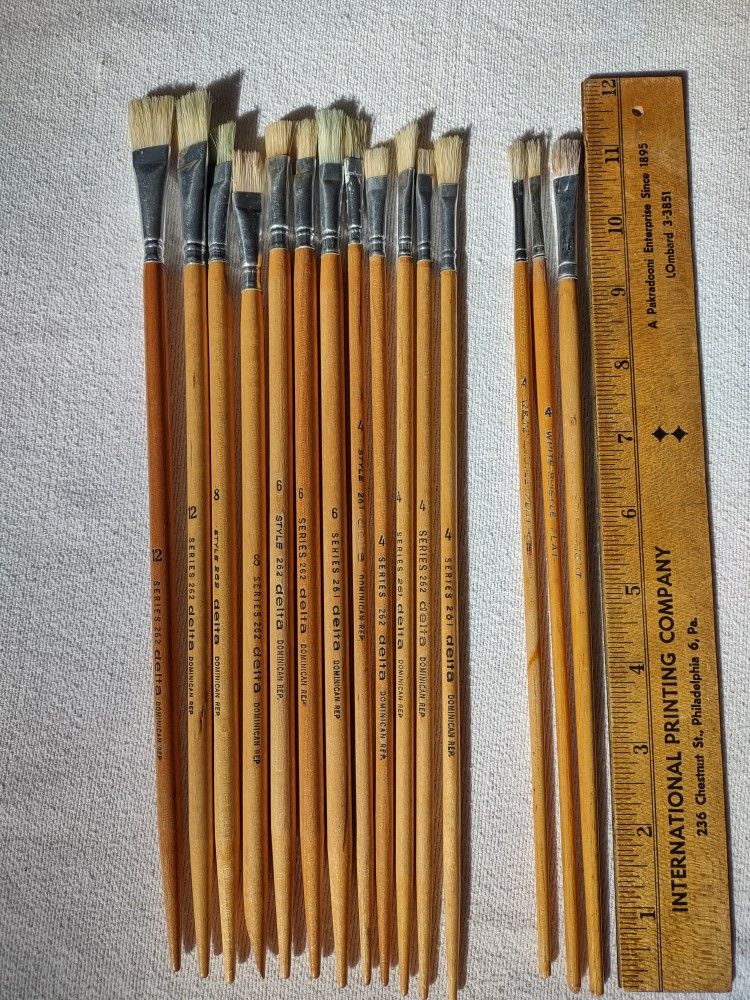 Vintage Artist’s Quality Paint Brushes Lot of 15 Flat with White Bristles