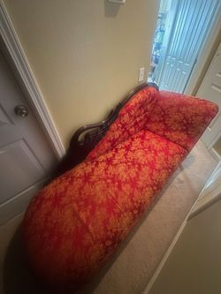 Victorian style fainting couch