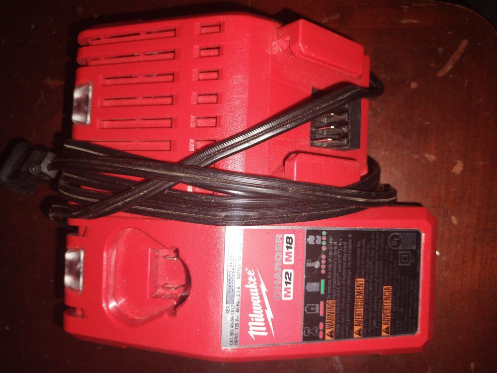 Milwaukee M12/ M18 Dual Charger