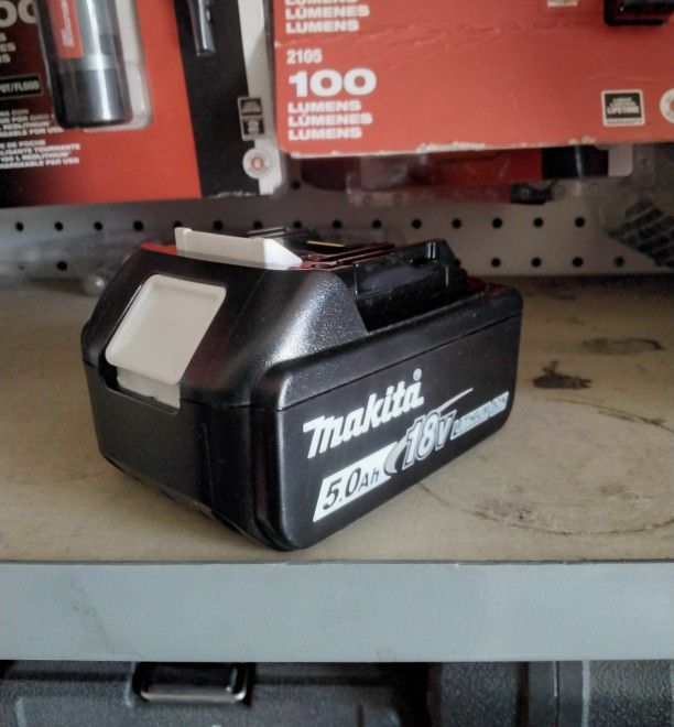 Makita 18V Lithium-Ion 5.0 Ah Battery