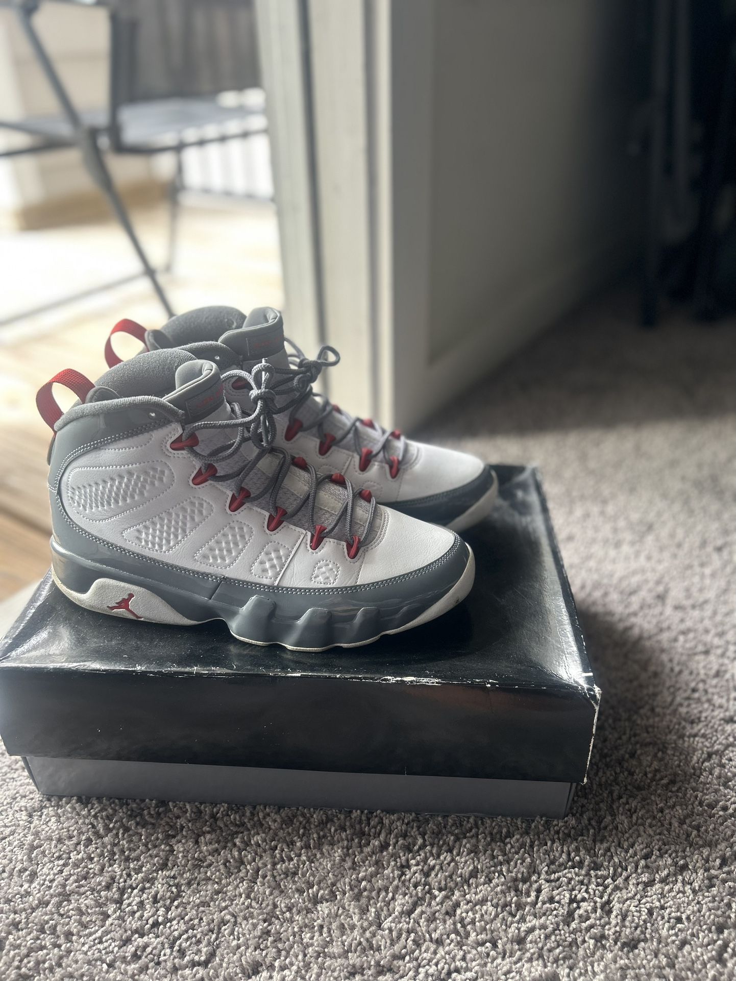 Air Jordan Fire Red 9s