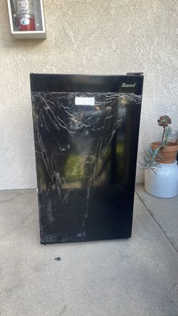 Mini fridge