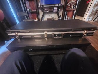 Road Runner Guitar Case