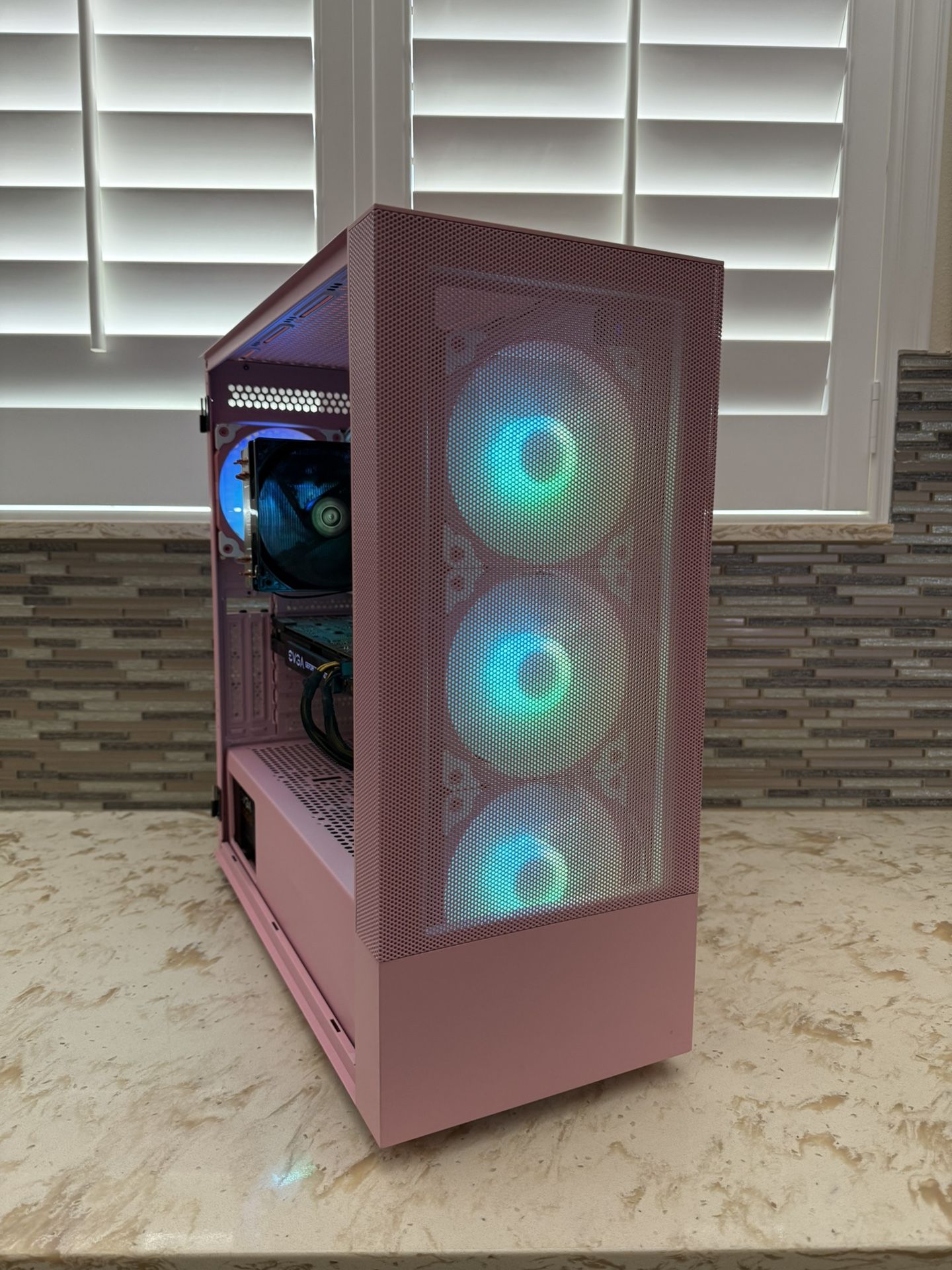 Gaming Setup || GeForce® GTX 1070 || Intel® Core™ i7-7700K || 32GB Ram || 250GB SSD || Win 10 Home