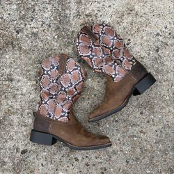 Ariat Cowboy Rodeo Boots Womens Size 7.5B Python Print Western