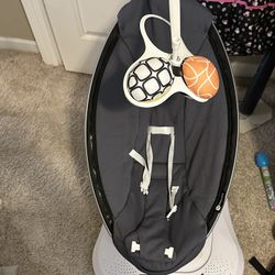 MamaRoo Rocker