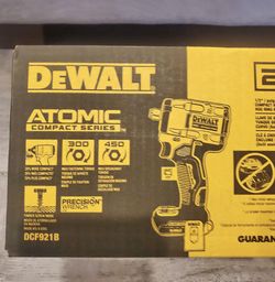 DEWALT ATOMIC 20V MAX Cordless Brushless 1/2 in. Variable Speed Impact Wrench (Tool Only) dcf921b
