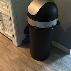 Trash Can 