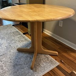 Real wood dining table - Extendable