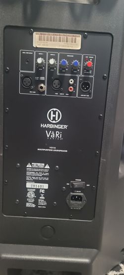 Two Harbinger V2115 600W Speakers