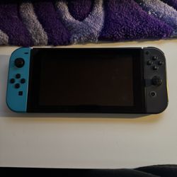 Nintendo Switch V1 with Mario Kart(Not Modded) *Check discription*