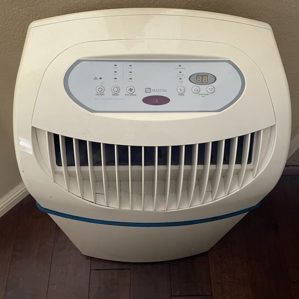 Maytag Portable Air Conditioner 9000 BTU M6P09S2A*B" for Sale in La