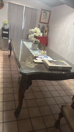 Dining table entique