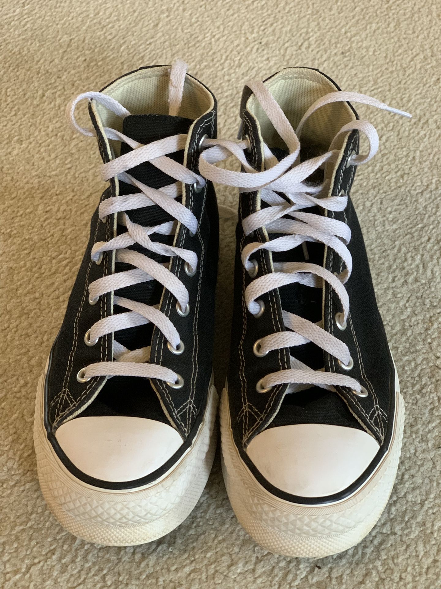 Converse Chuck Taylor All Star Lift Platform - Size 5 Youth