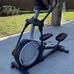 NordicTrack Elite 10.9 Elliptical Machine iFit