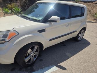 2010 Kia SOL