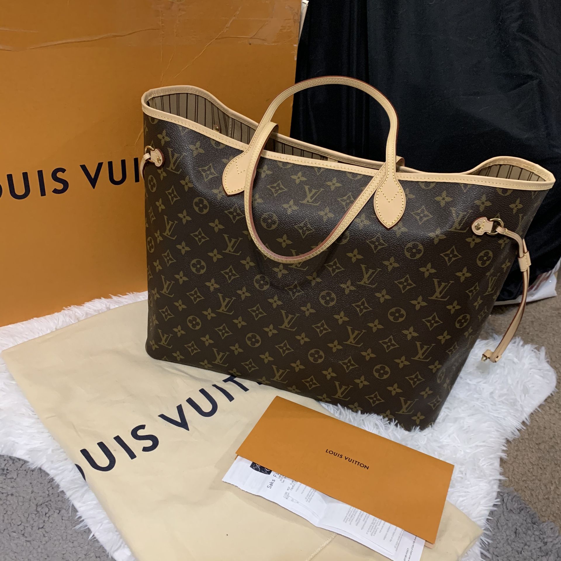 Louis vuitton neverfull saks cheap