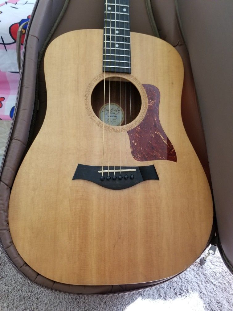 Taylor Big Baby 307-GB Acoustic Guitar with Taylor gigbag