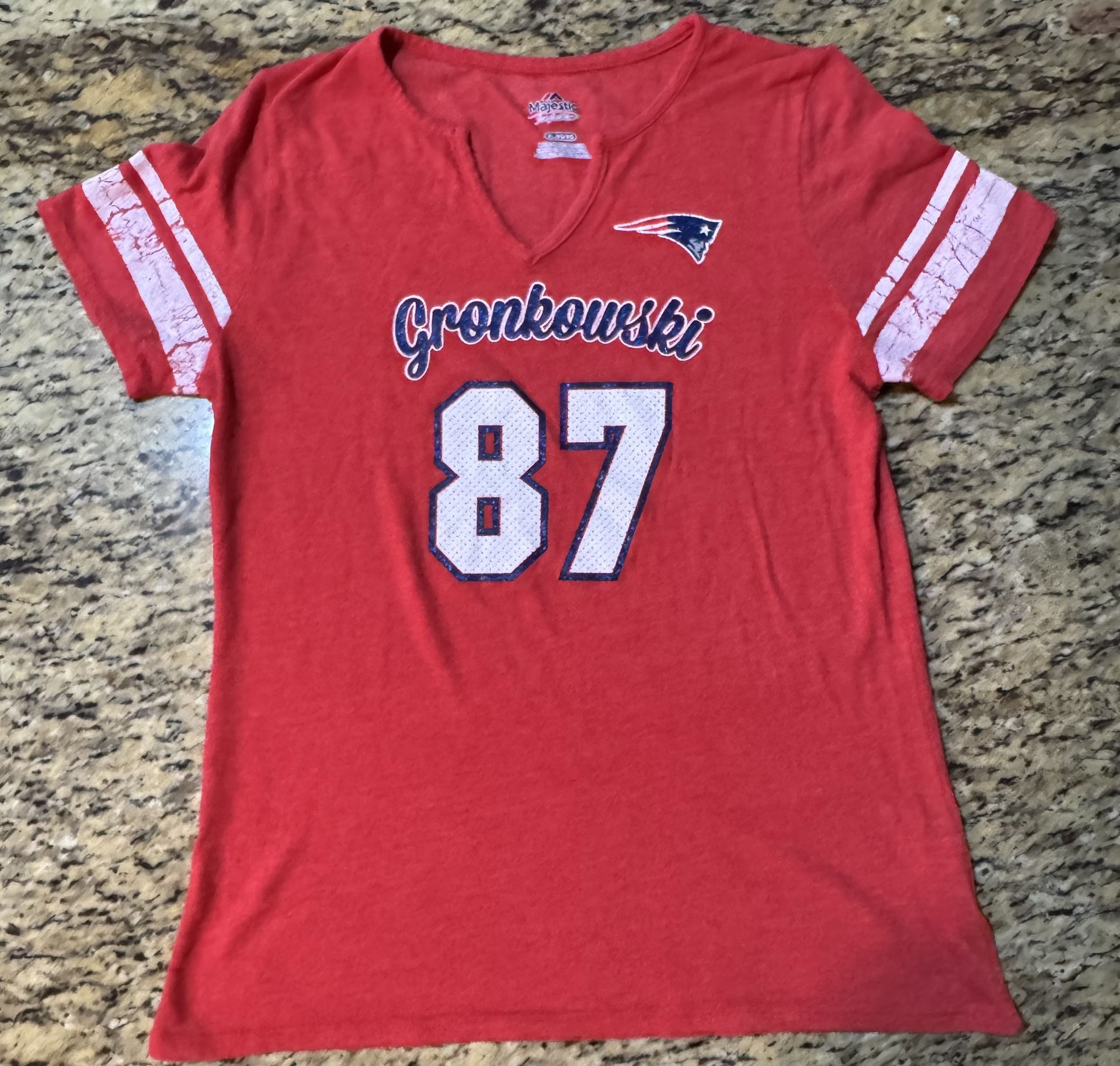 Woman’s XL Majestic New England Patriots #87 Gronkowski Red Shirt 17 X 26 EUC #RobGronkowskiT-shirt #Gronowski #NewEnglandPatriots #NewEnglandPatriot