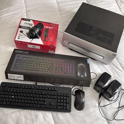 Gamer Keyboard, Mouse, Microphone, PC and Speakers