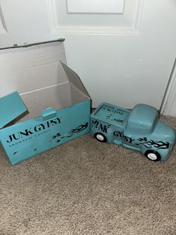JUNK GYPSY 8.8 oz Ceramic Vintage Truck Candle Turquoise NEW Vanilla Cashmere