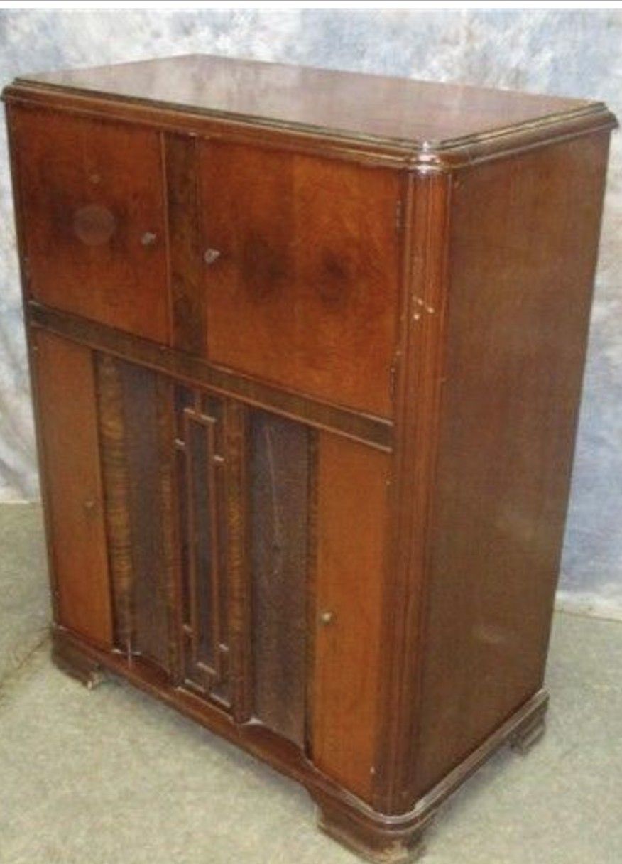 1941 Zenith Radio Record Player 