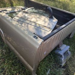 Truck Bed And Doors Off 2003 Chevy Silverado 