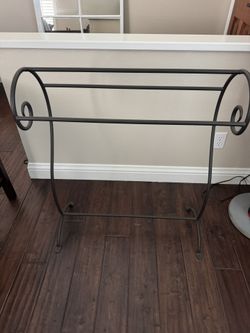 Wrought Iron Quilt/Blanket Stand