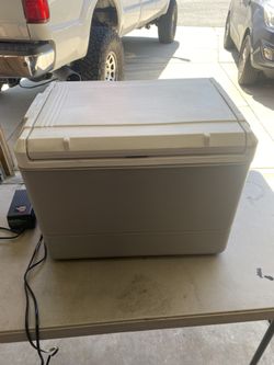 Coleman Electric Cooler/warmer for Sale in Phillips Ranch, CA