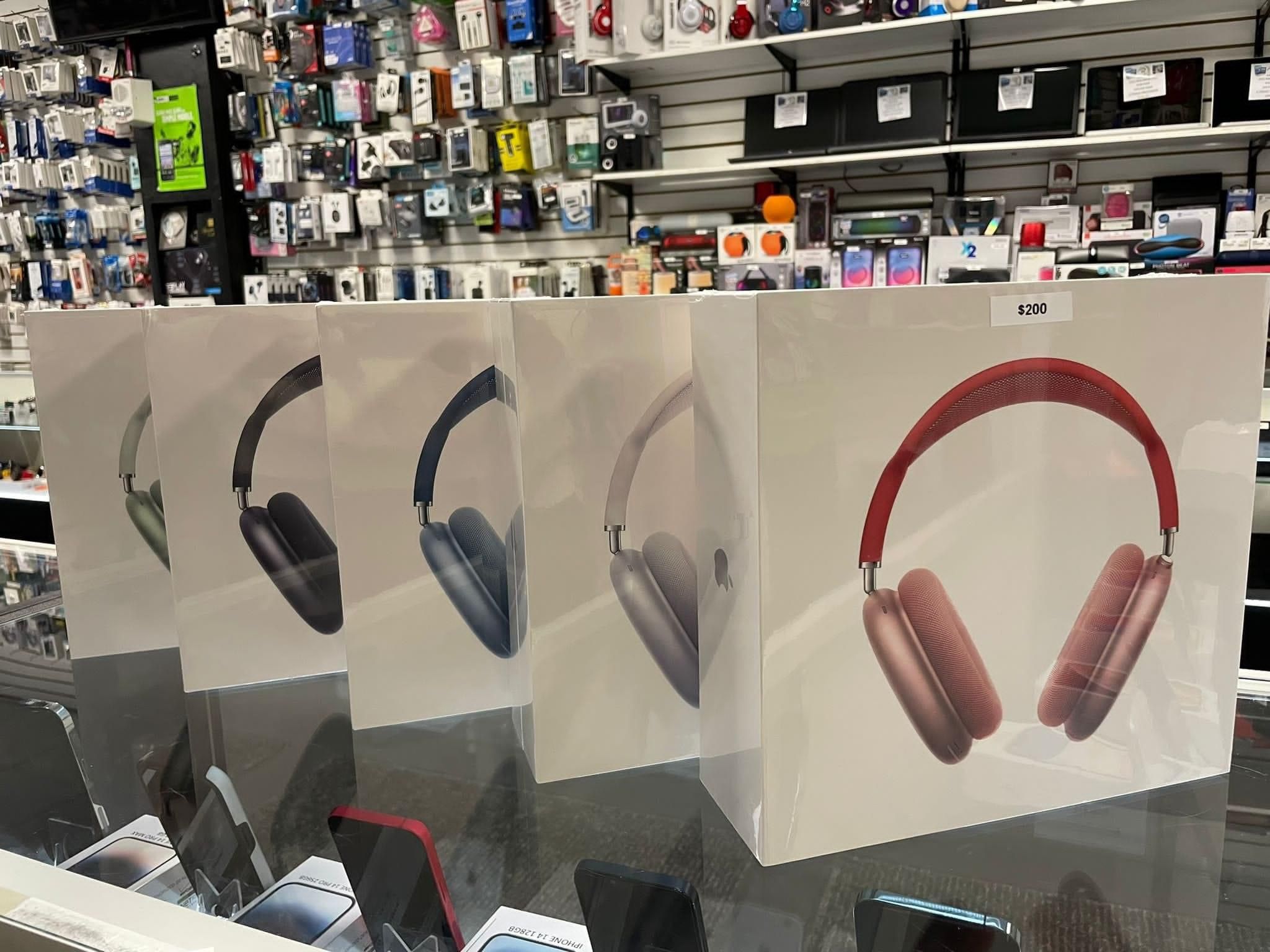 💥BRAND NEW SAME ORIGINAL QUALITY AIR MAX WIRELESS HEADSET 💥 NEW SEALD BOX WITH ALL ACCESSORIES 5 COLORS AVAILABLE 🔥FOR ONLY $199.99 FIRMED 🔥