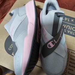 Champion Shoes Size 10 W 