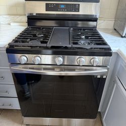 Samsung 30” Smart Gas Range (Stainless Steel)
