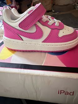 Nike Toddler Sneakers Pink and White
