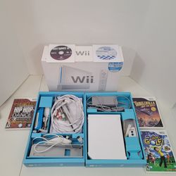 White Nintendo Wii Console Complete With 2 Remotes & 5 Games