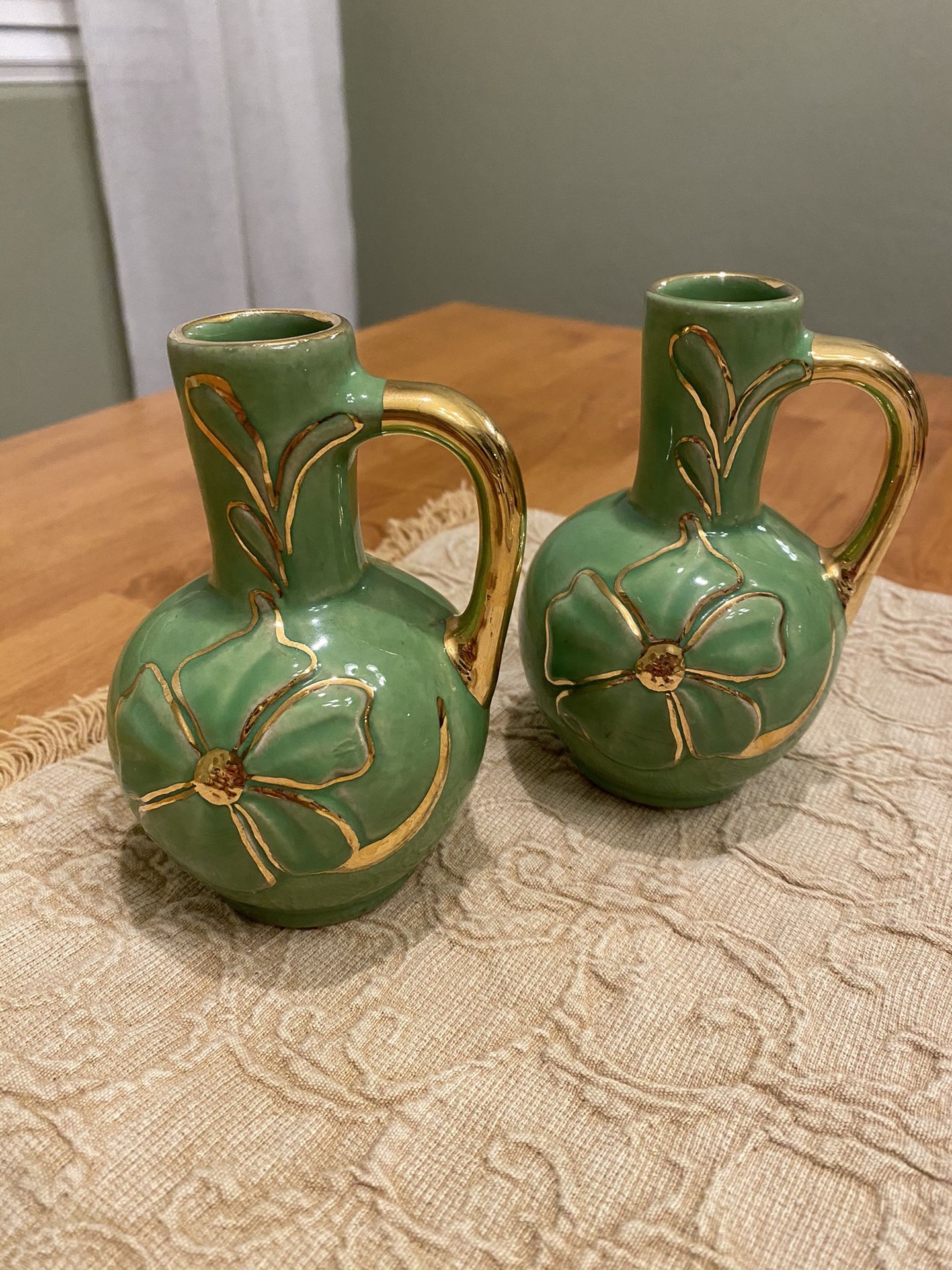 Vintage 1940 s ceramic green / gold accents flower design SMALL vase. 5 x 3 inches. ONLY ONE LEFT $15. 