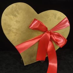 Large Empty Gold  ❤️  Shape Candy Box