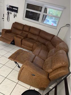 Sectional with 2 electric recliners