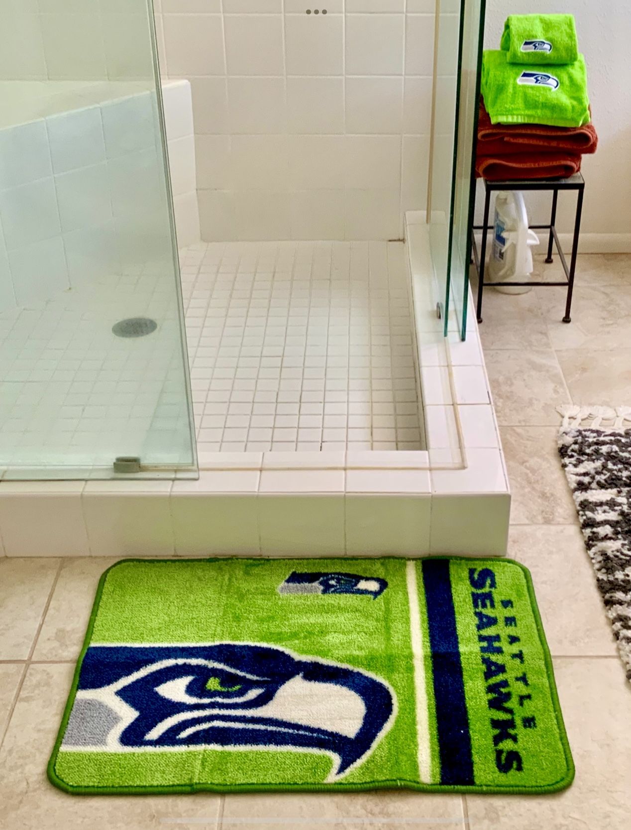 SEAHAWKS NFL LIME GREEN BATHROOM SET, GREAT GIFT